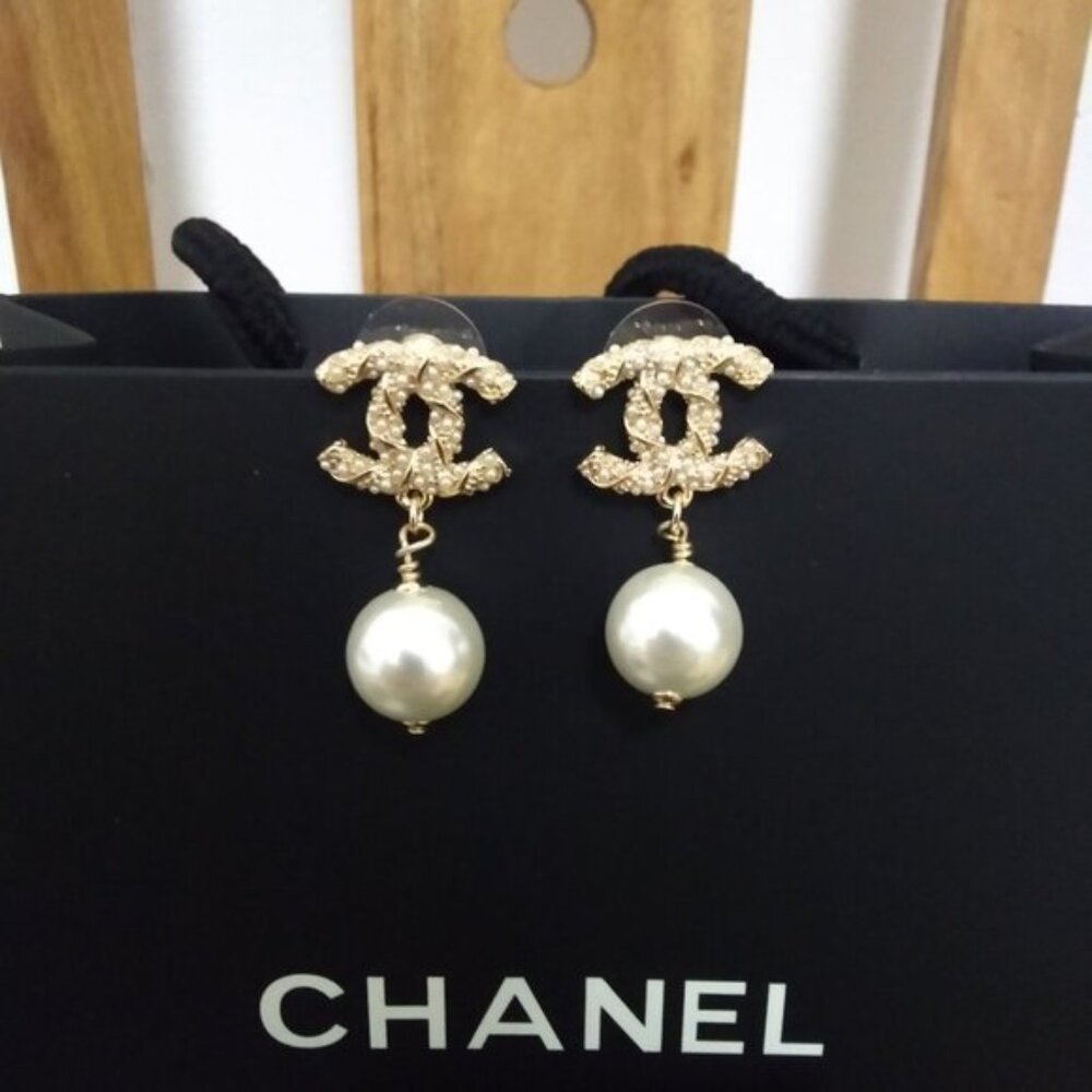 Chanel pearl fringed earrings